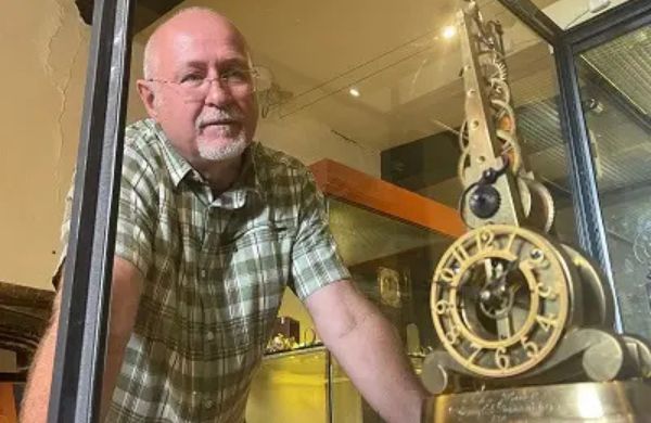 Cllr Shipp MH clock room close